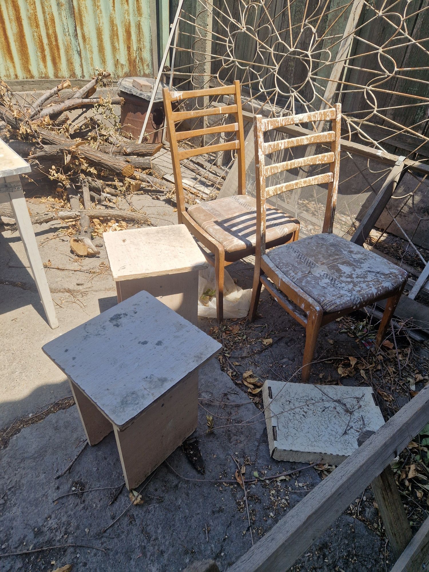Стулья  4 штуки   комплект