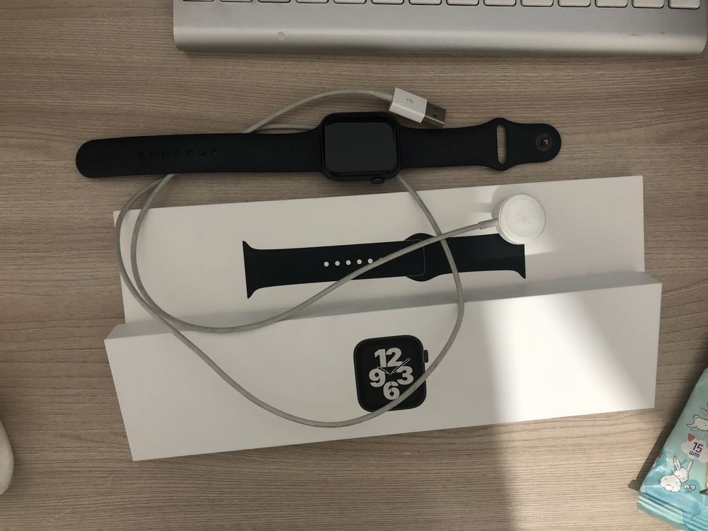 Apple Watch SE 3 отличном состоянии.