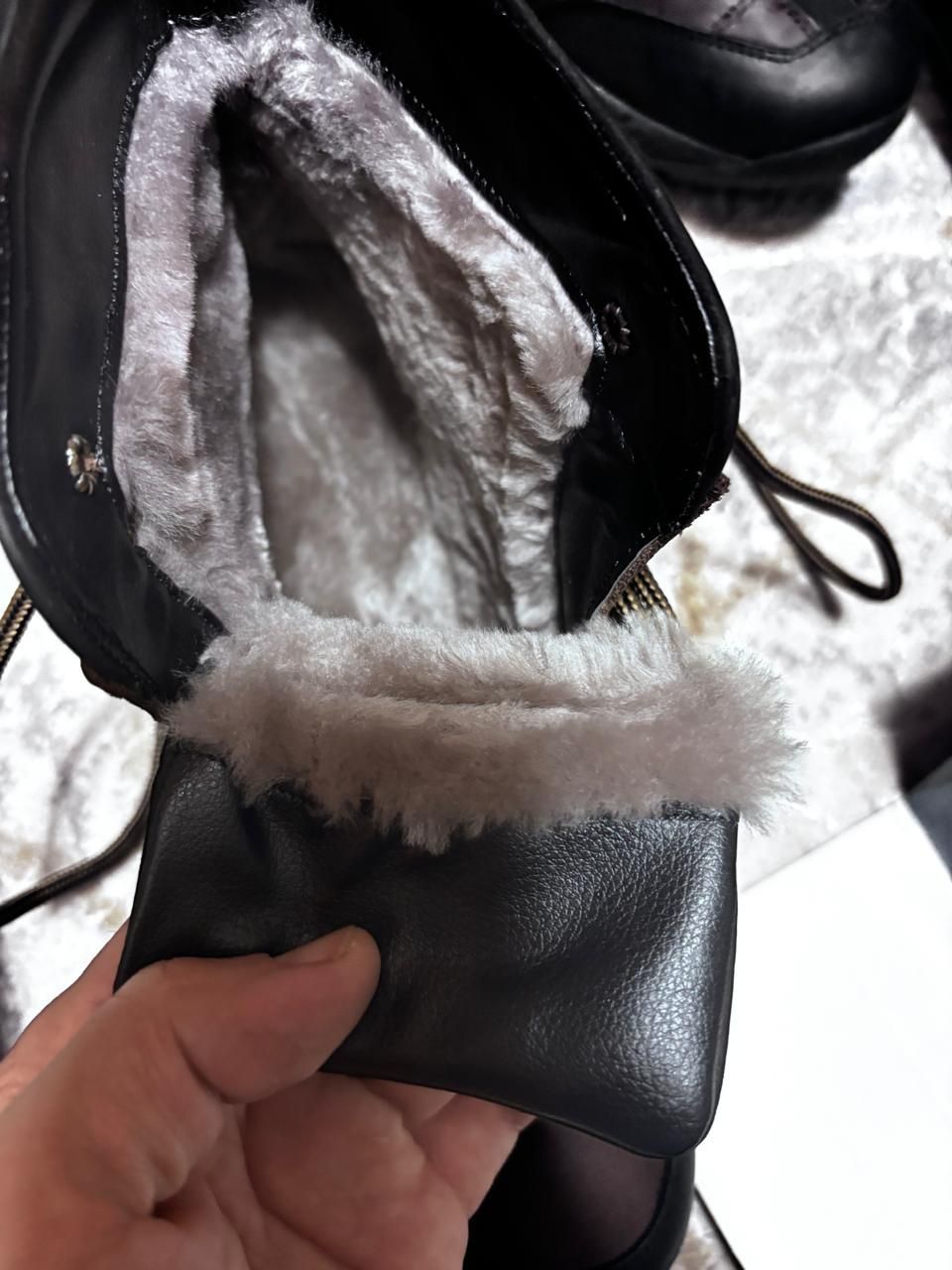Срочно продам новую обувь