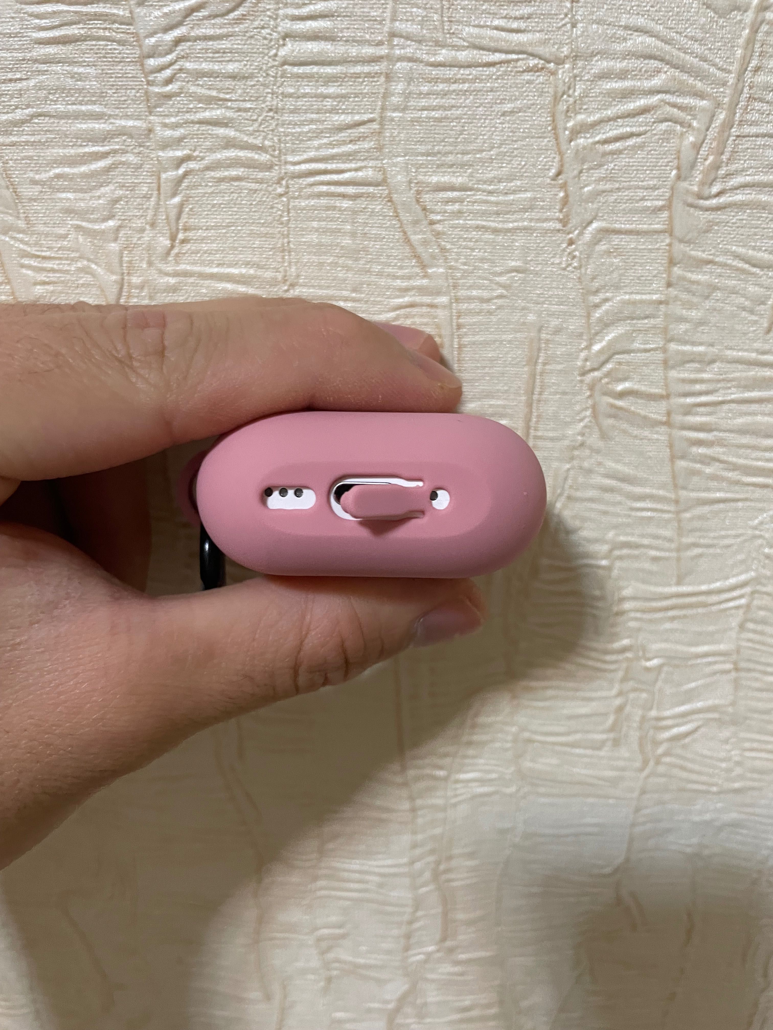 Продам новый чехол для AirPods 4