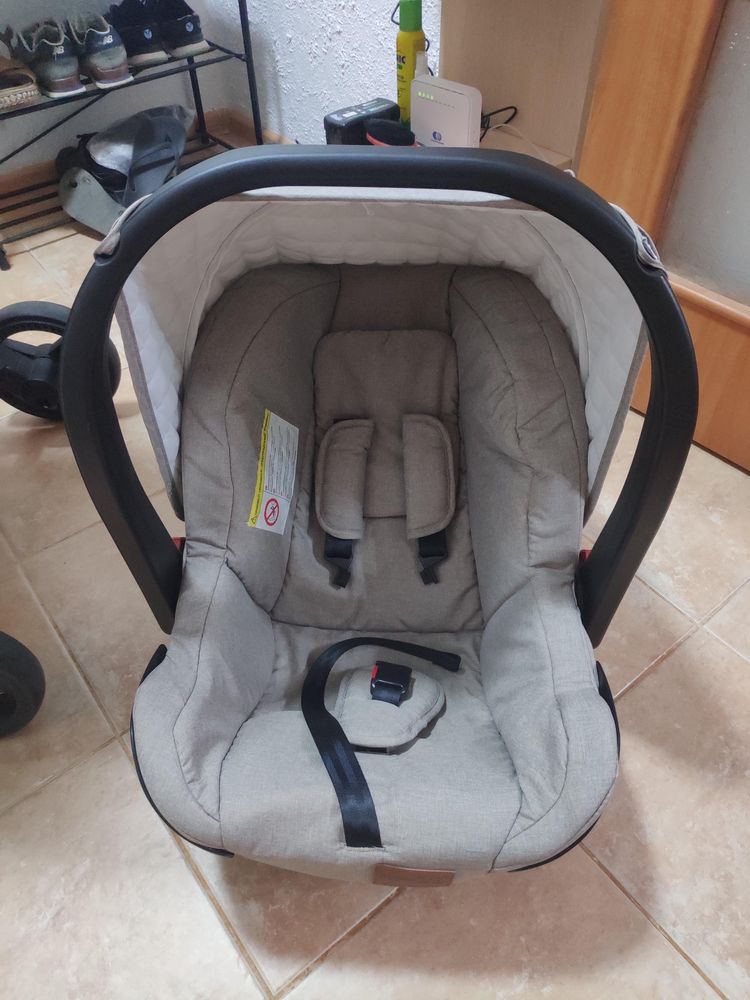 Продам коляску 3 в 1