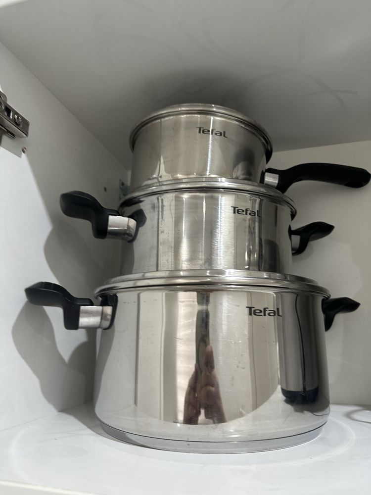 Продам набор кастрюль tefal