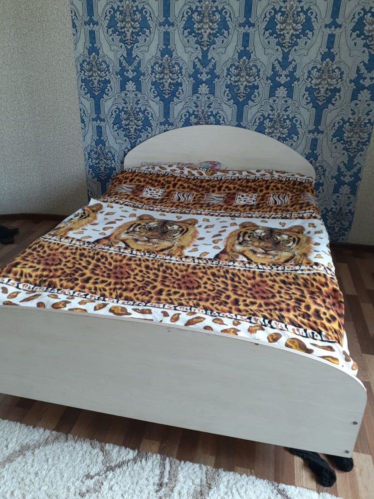 Спальный гарнитур б/у