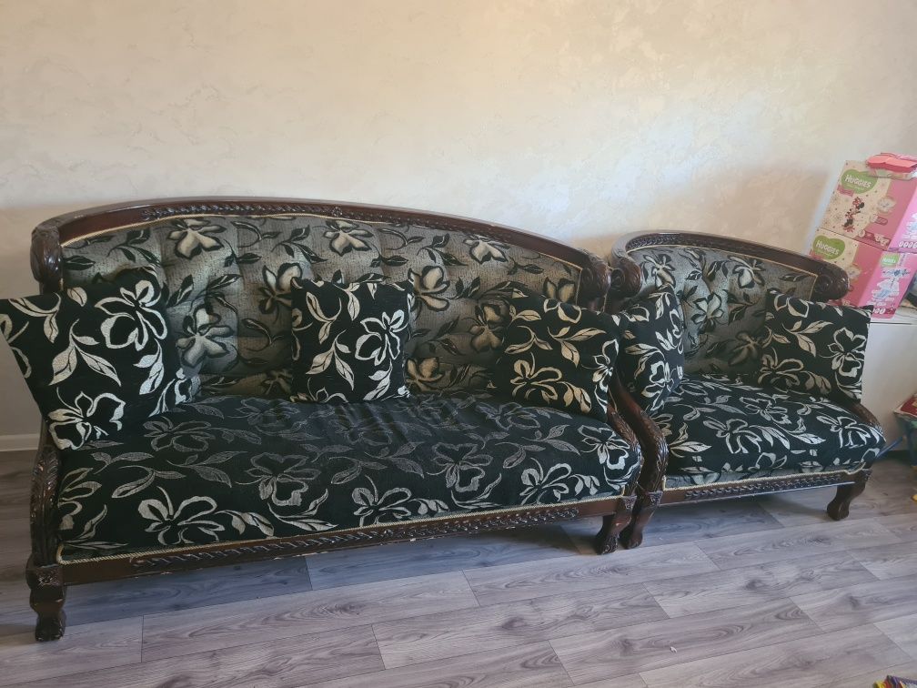 Продам диваны с подушками