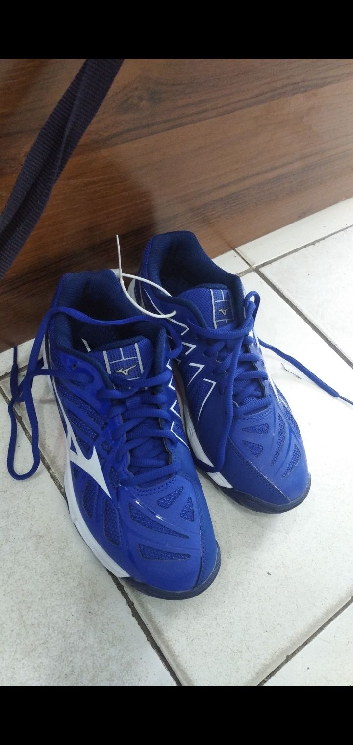 Волейбольные кроссовки Mizuno Wave Hurricane 3