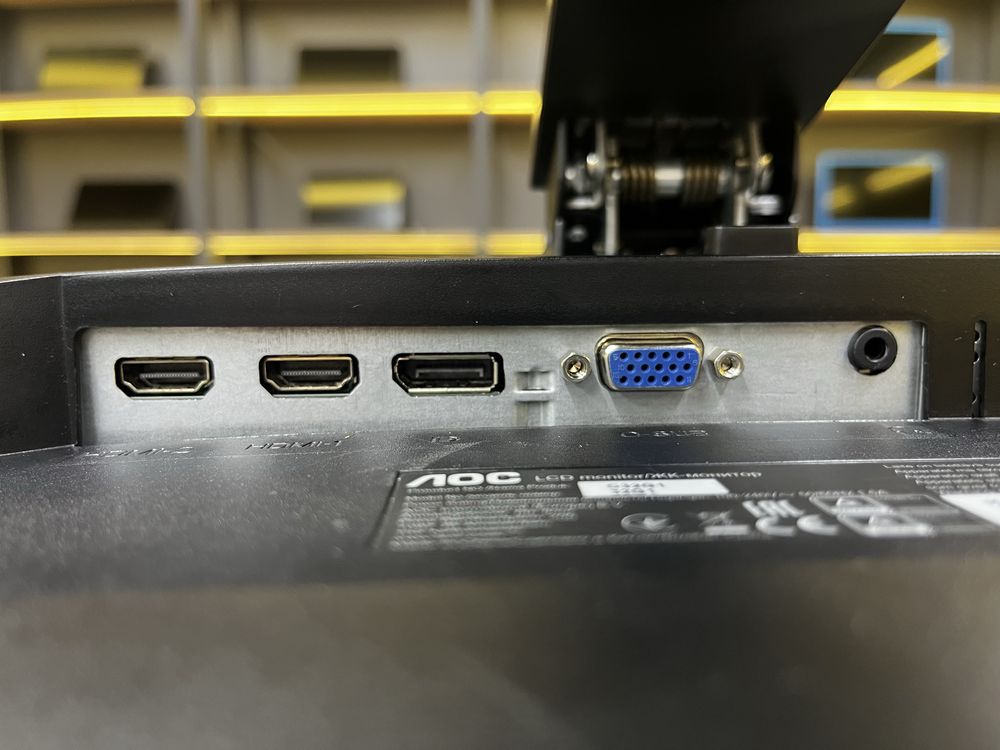 Изогнутый большой монитор 31.5" AOC C32G1, 1920x1080, 144Hz, VA, 1ms