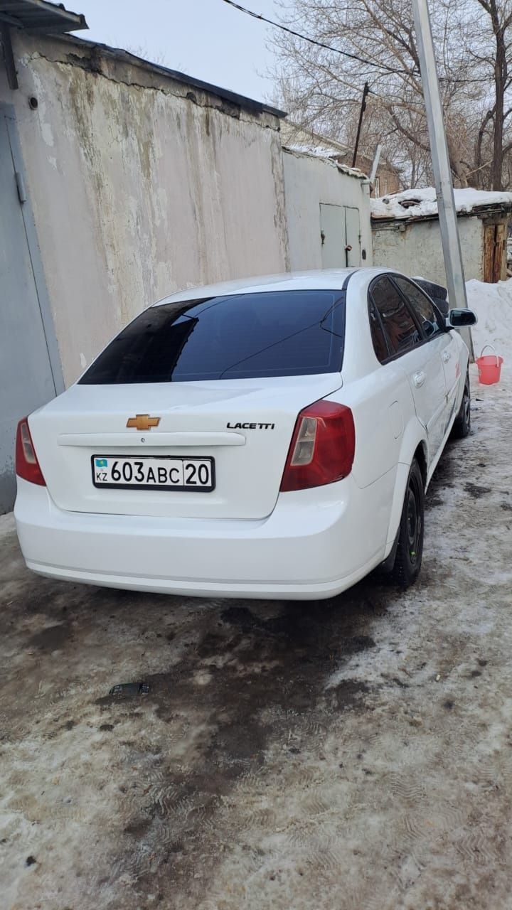 Продам автомобиль Chevrolet lacetti