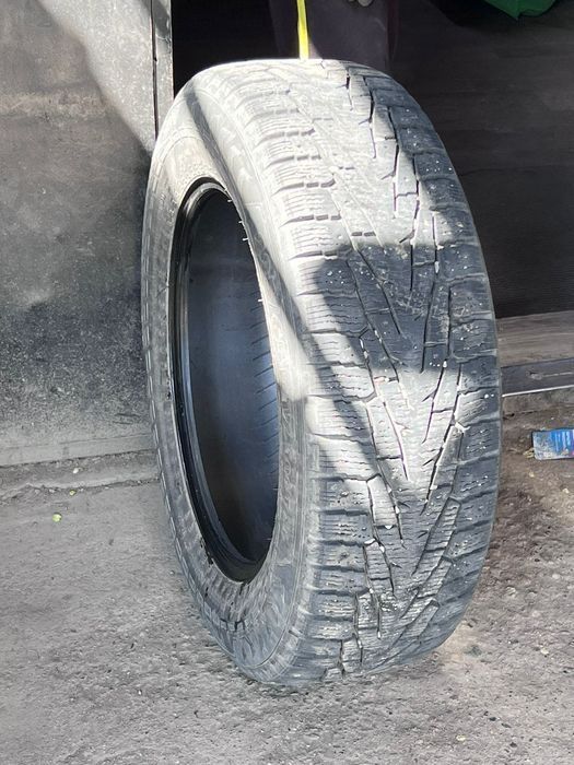 Авторезина NOKIAN. Зимняя. Шиповпная.Продам.