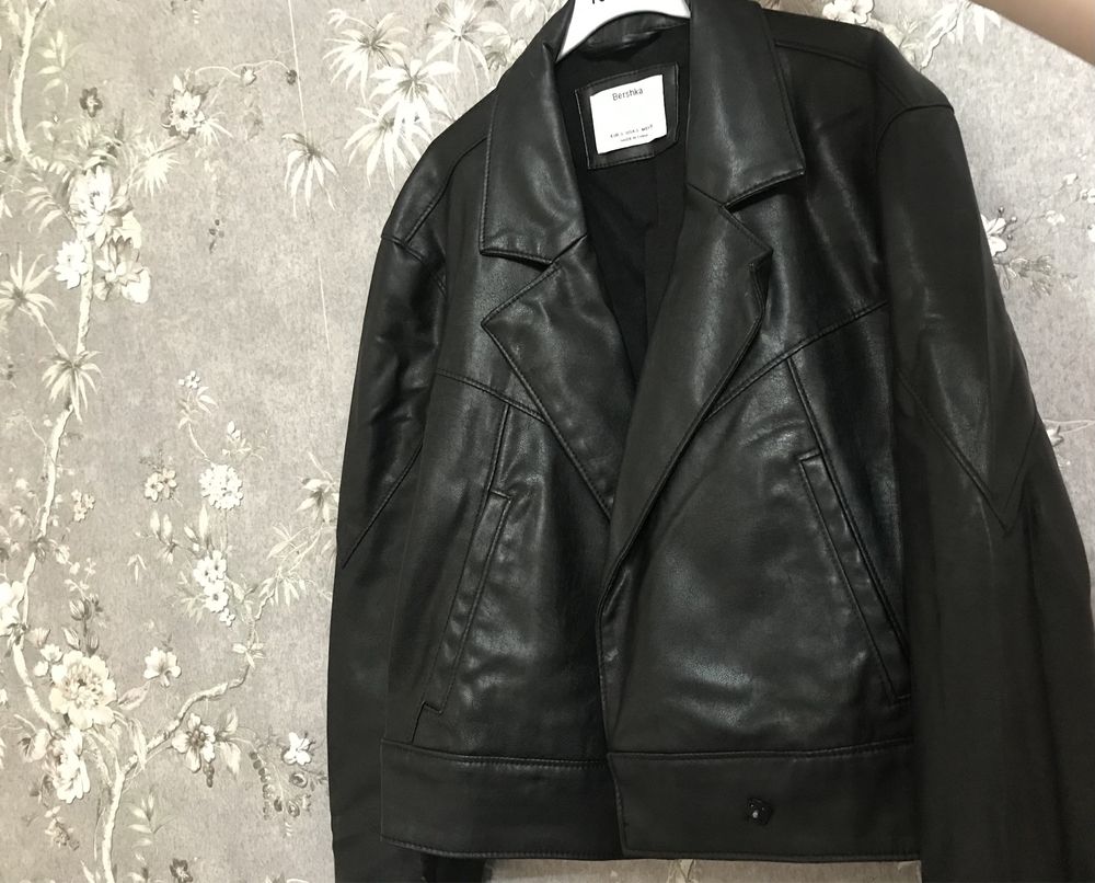 Кожаная куртка от Bershka