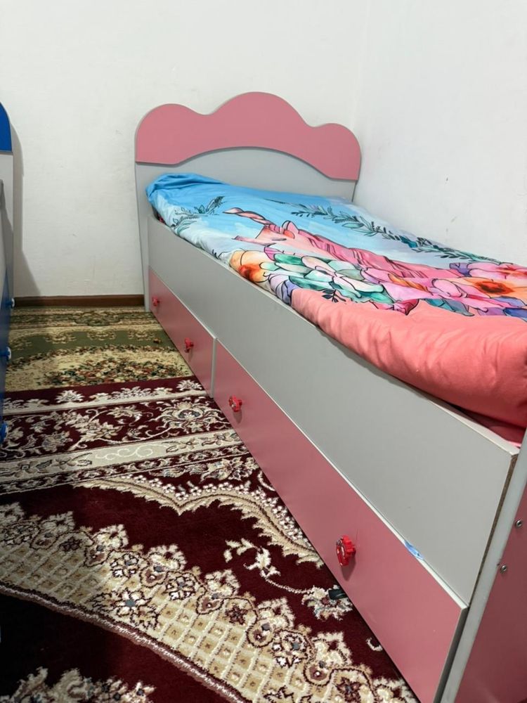 Ұл және қыз Балаларға арналған кроват