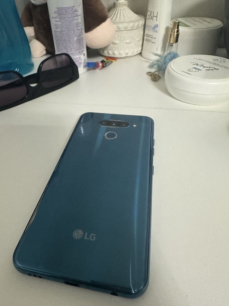 Сотовый телефон LG