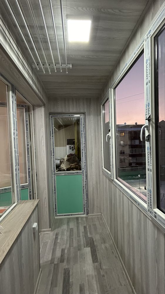 Ремонт балкона, утепление, обшивка. Остекление балкона.Балкон под ключ