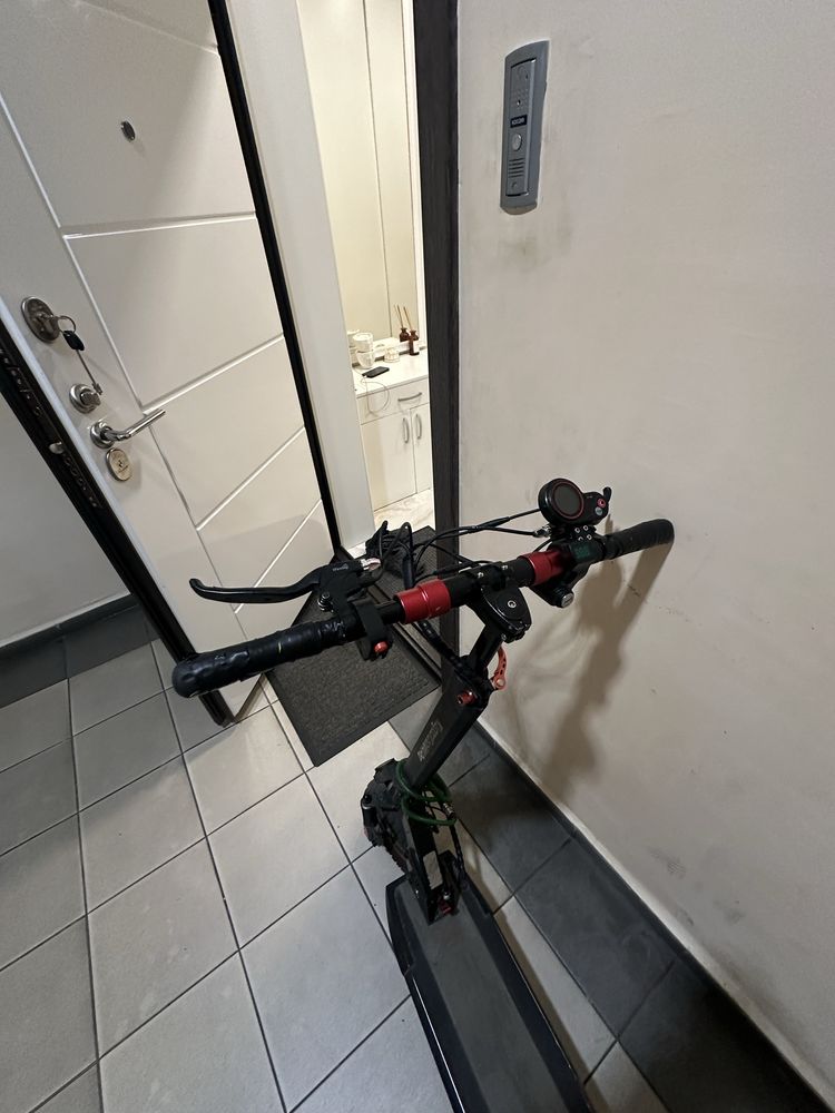 Kugo M4 Pro самокат