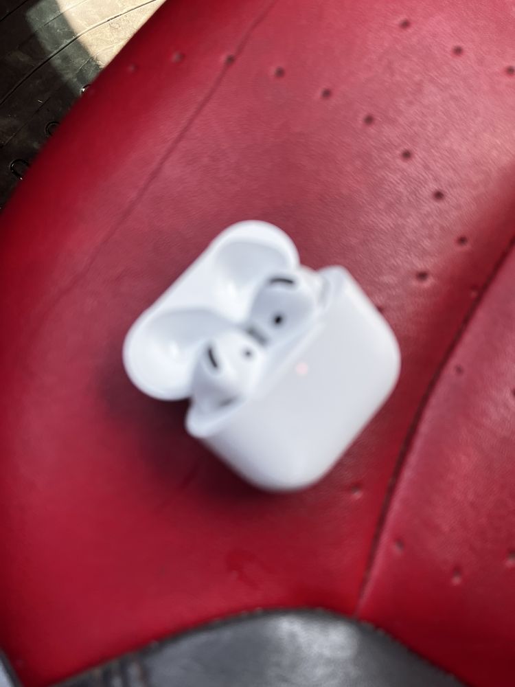 Airpods 4 оригинал