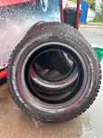 Комплект зимней резины DUNLOP и BRIDGESTONE.