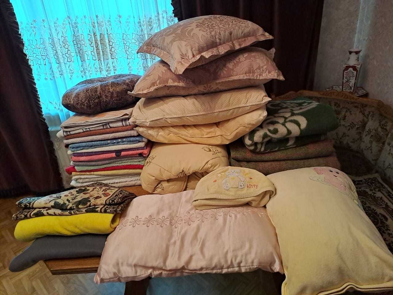 Комплект дивандеков, шторы и другое