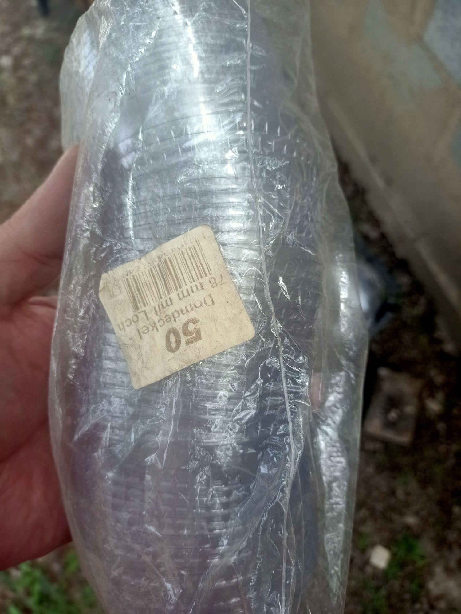 Продам одноразовую посуду.