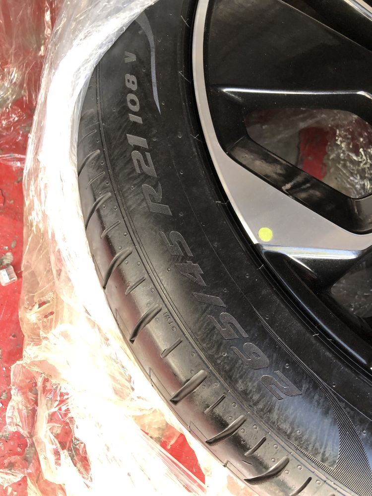 Комплект шины Pirelly + диски  на Zeekr 265/45/ R21 Sport