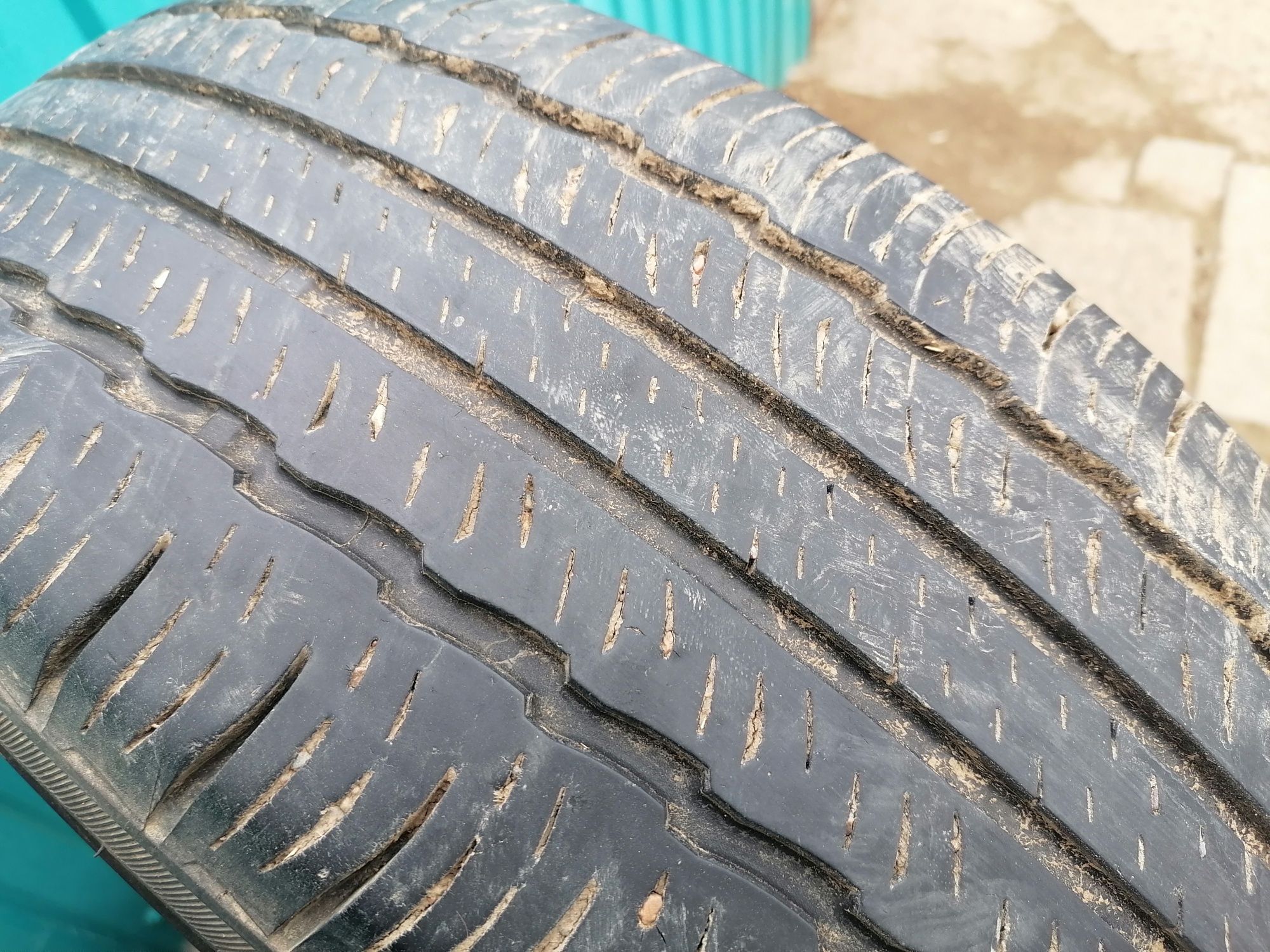 Продам комплект летней резины 225/60/17