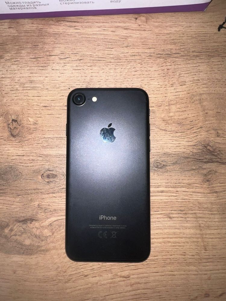 Продам IPhone-7, б/у