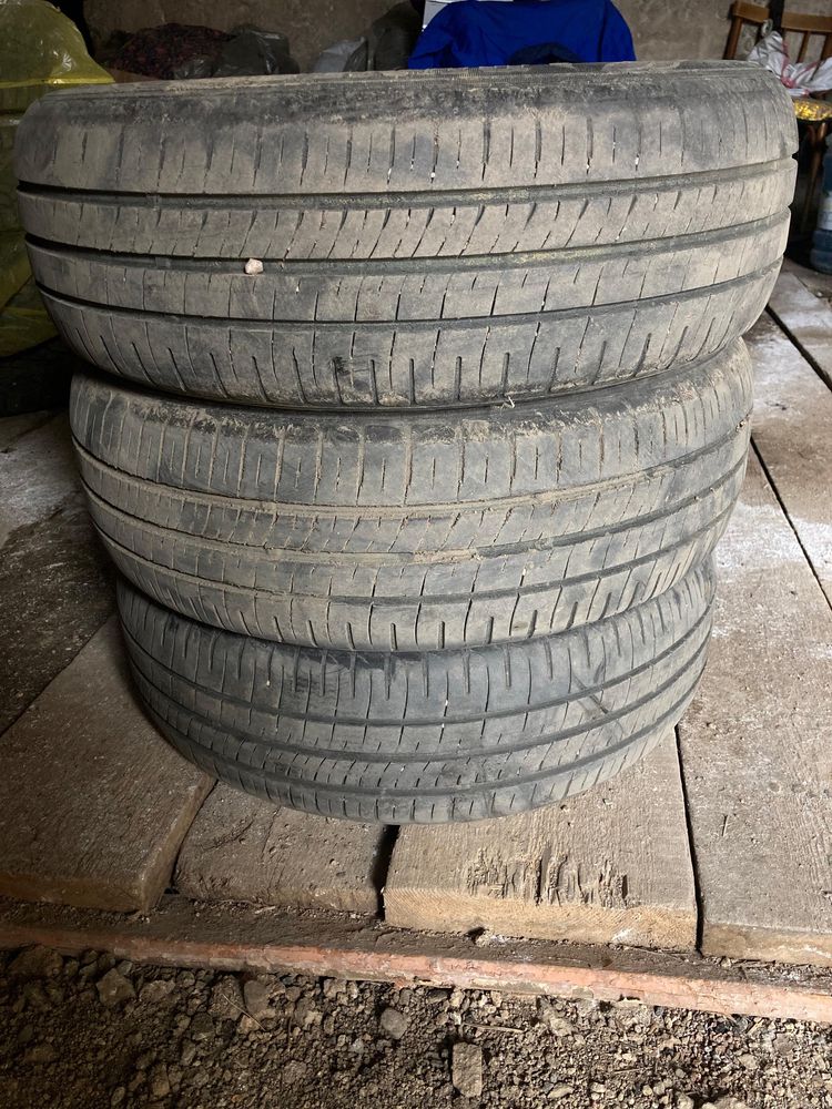 Продам шины R15.