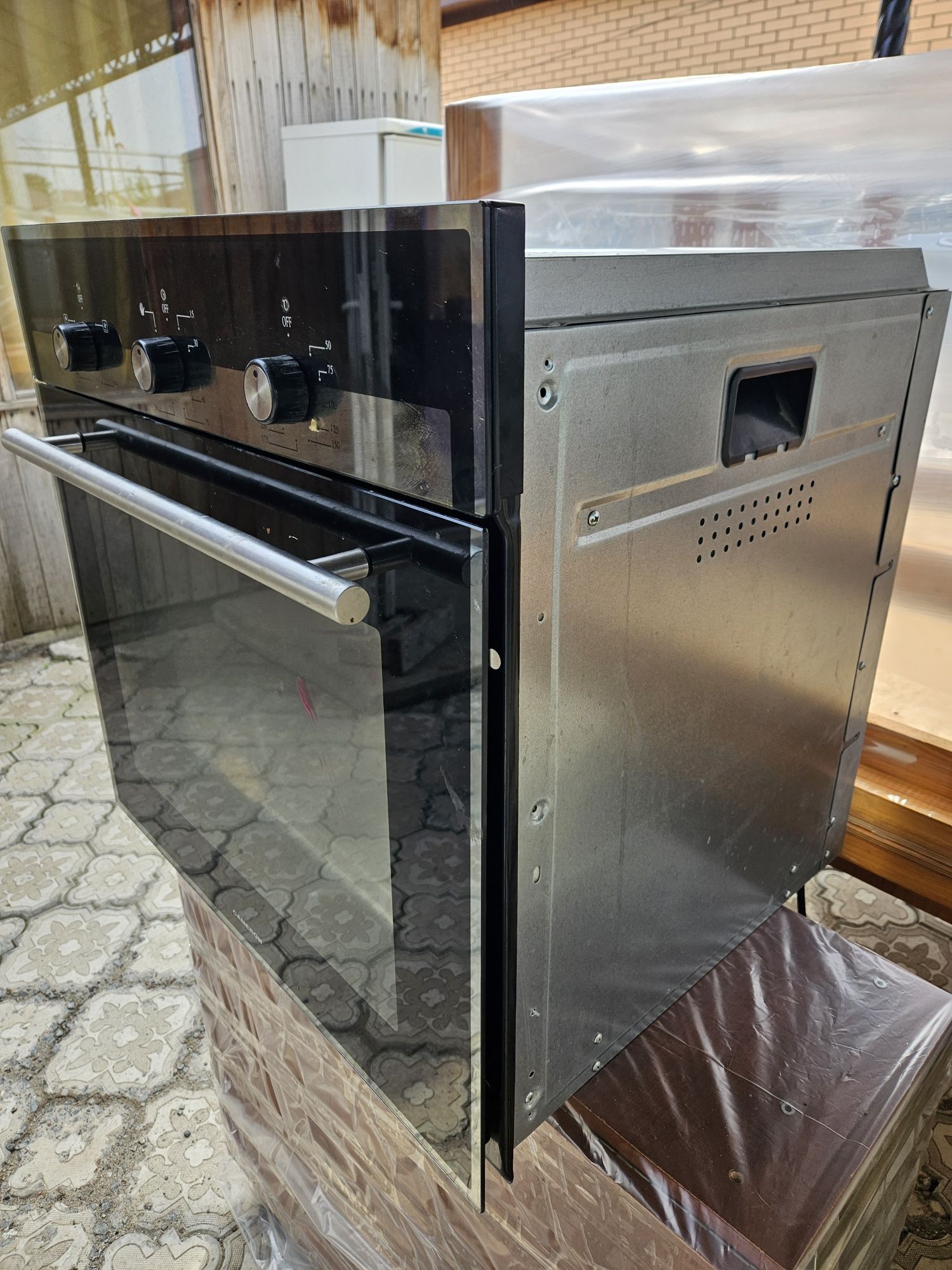 Продам духовой шкаф встроенный.