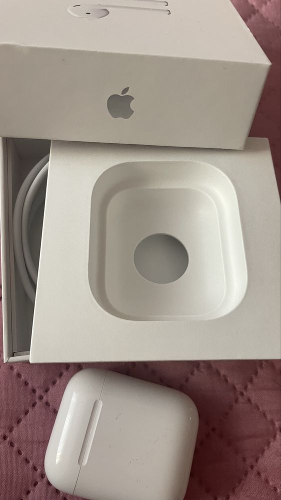 Срочно продаю новый Airpods