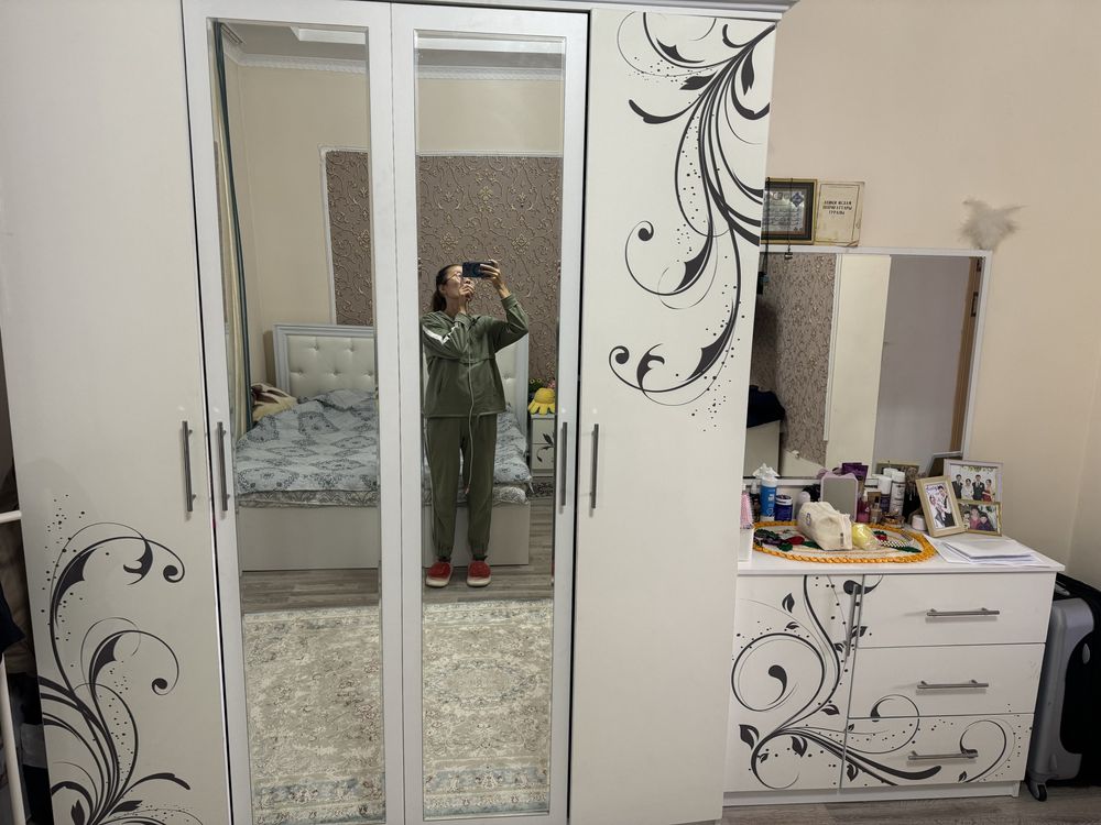 Продам спальную гарнитуру