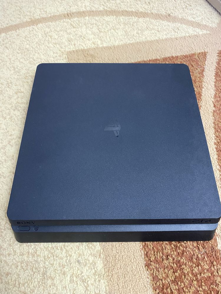 PlayStation 4 slim 1TB
