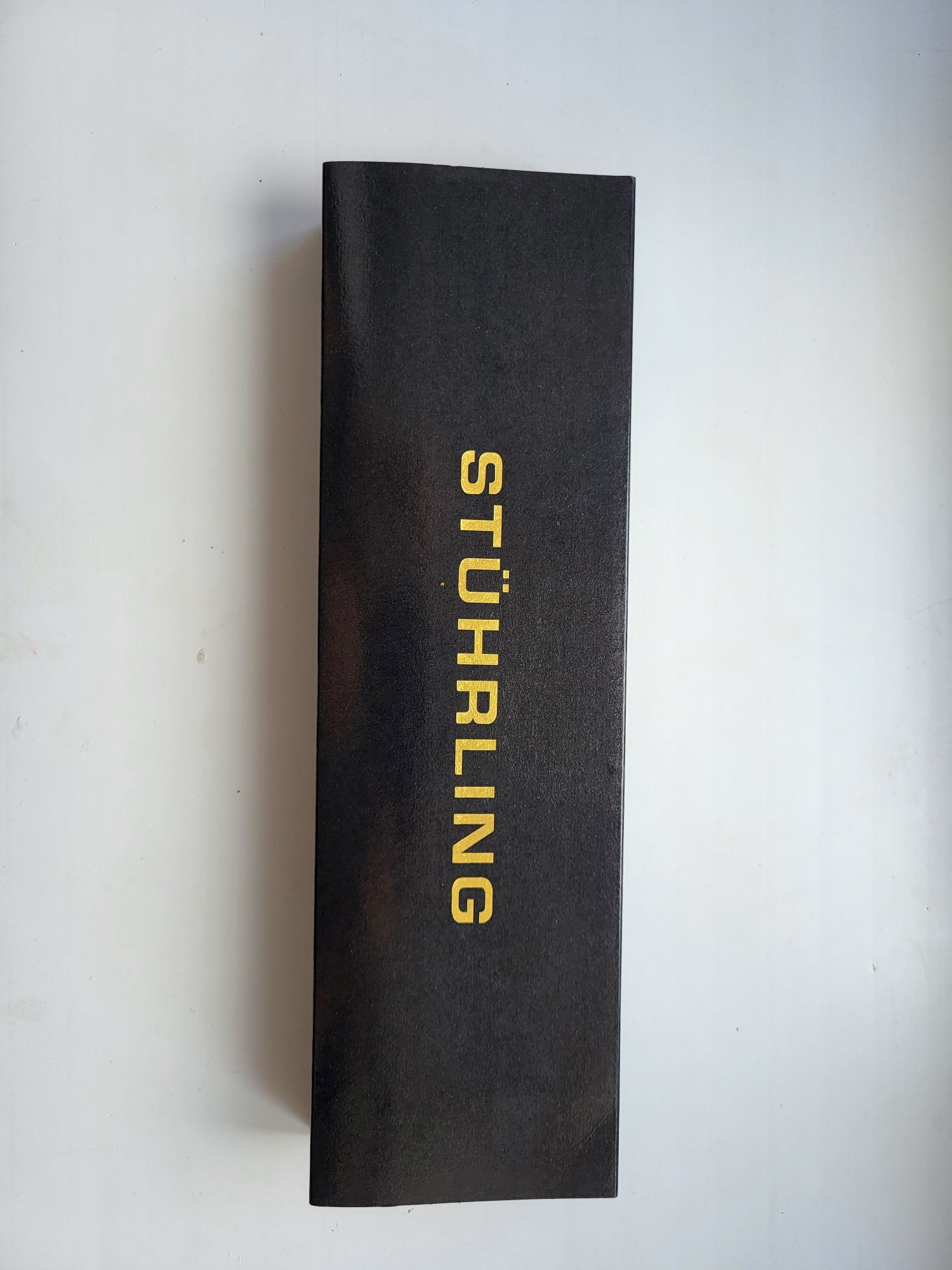 Продам часы Stűrling