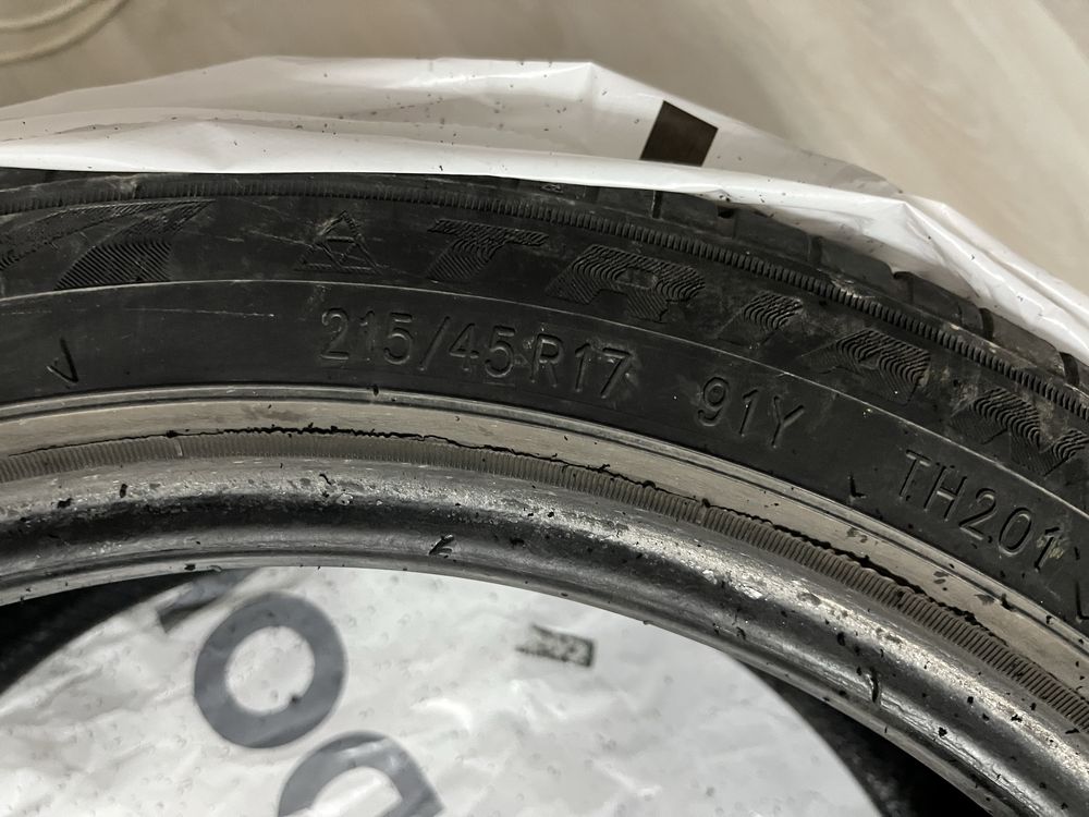 Продам шины 215/45r17