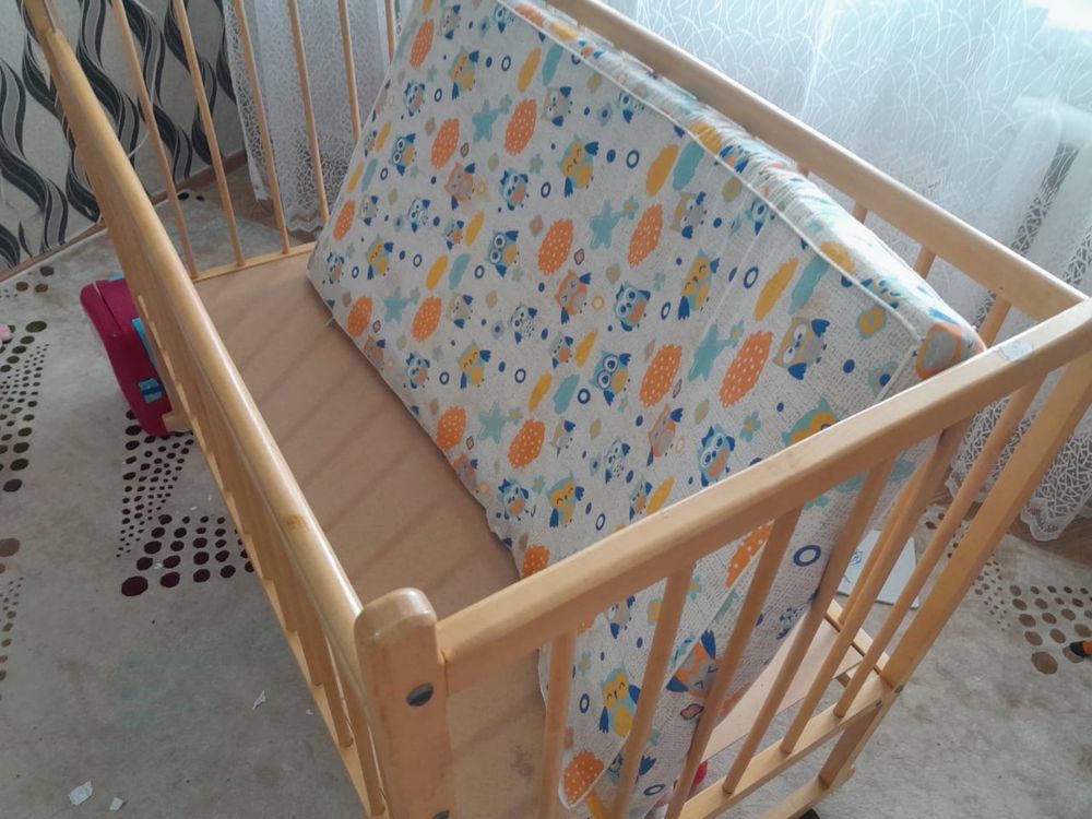 Продам детскую кровать состояние отличное с матрасиком