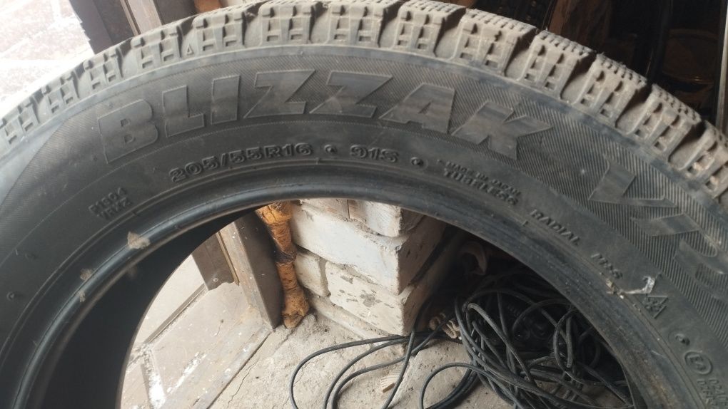 Продам зимние липучки раз16шир 205 выс5555