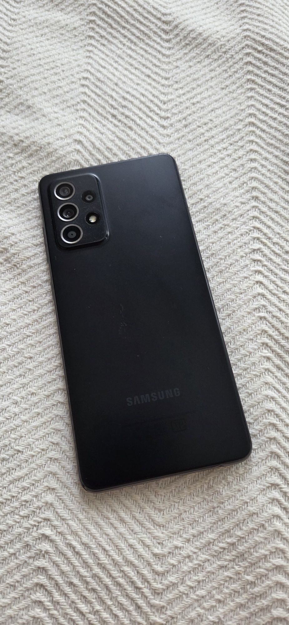 Продам samsung A52 в отличном состоянии с документами