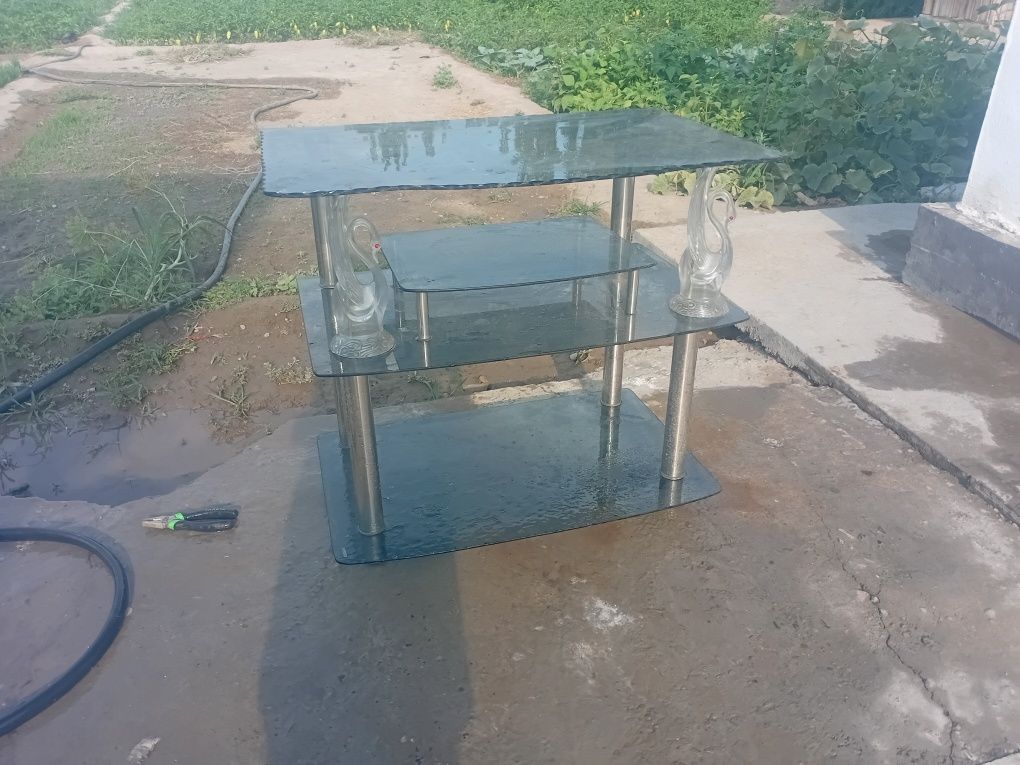 Продам стеклянную тумбу