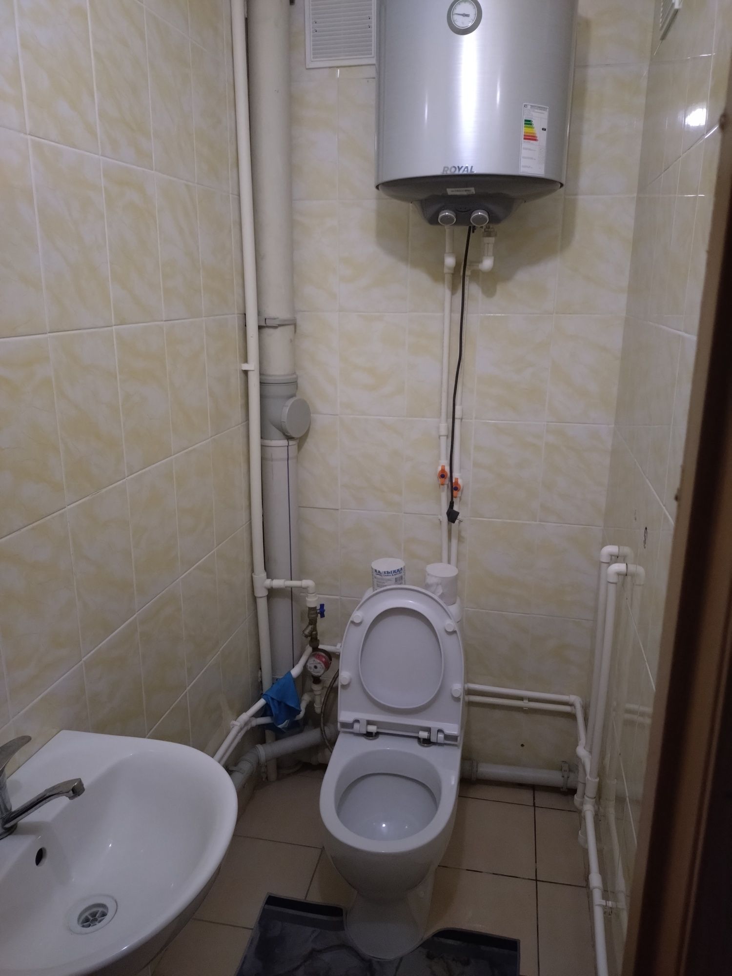 Посуточно 1 ком. кв. 1 этаж. Каспи Ред.