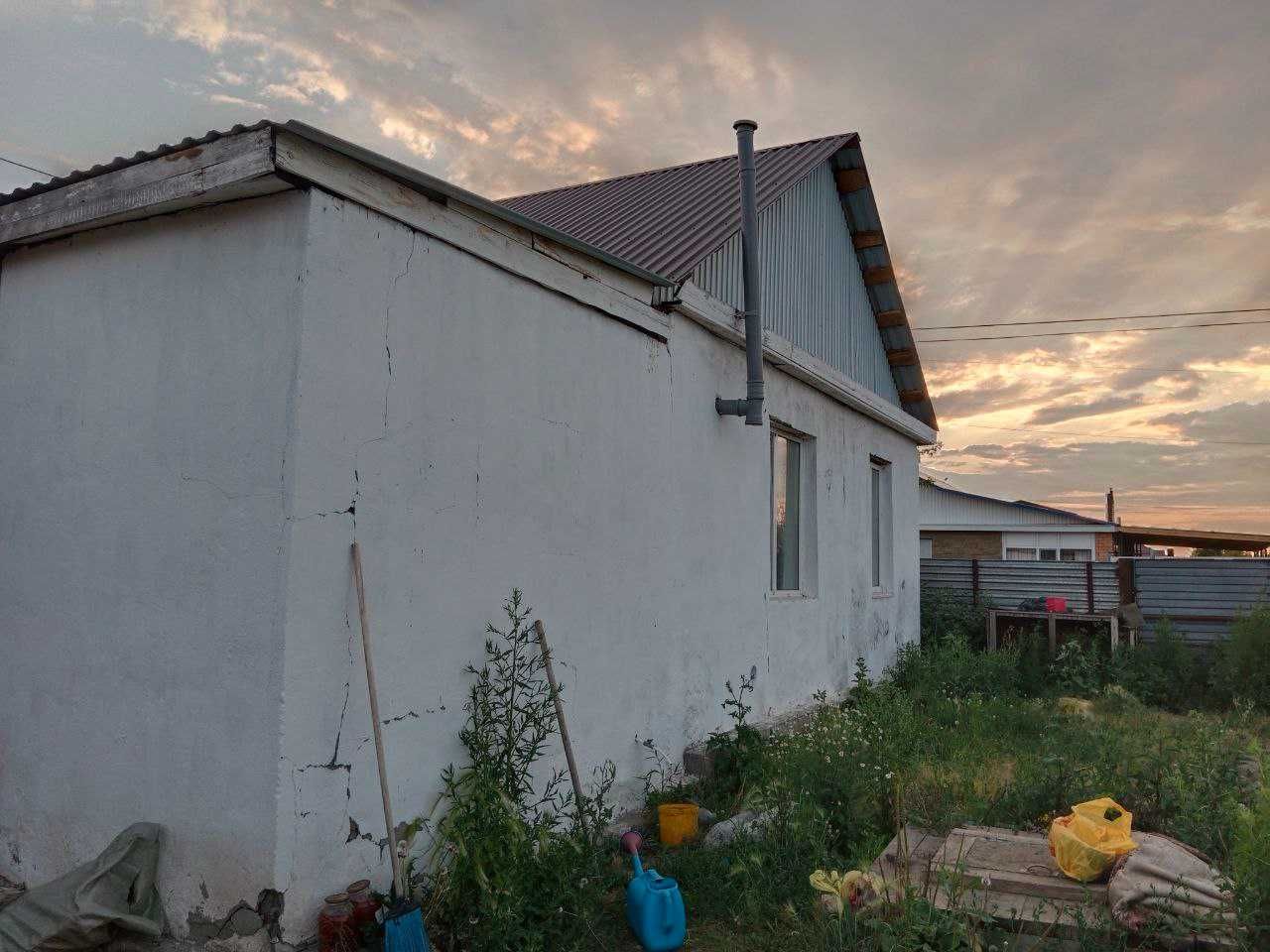 продам дом Костанай2, с большим участком