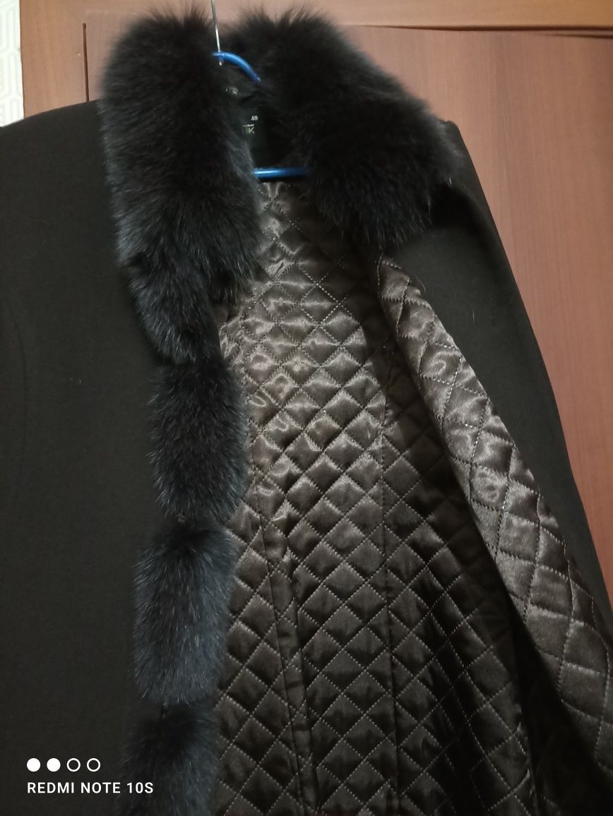 Продам пальто новое , но без этикетки