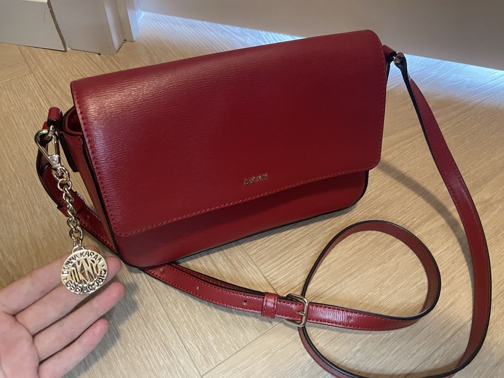 DKNY Кожаная сумка через плечо Красный/золотой