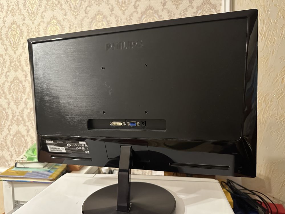 Philips монитор в отличном состоянии