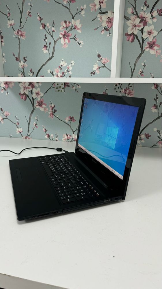 Продам ноутбук Lenovo в хорошем состояний