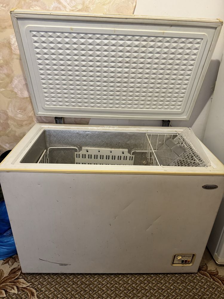 Продам морозильную камеру