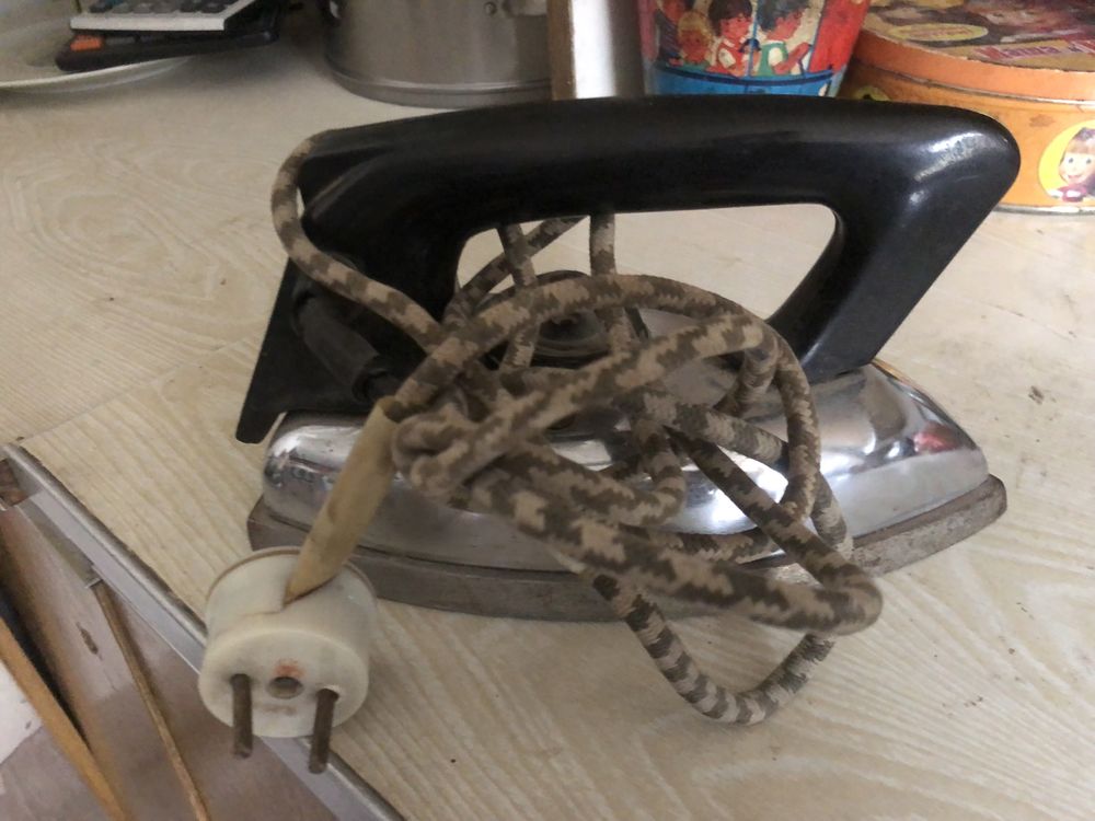 Продам утюг