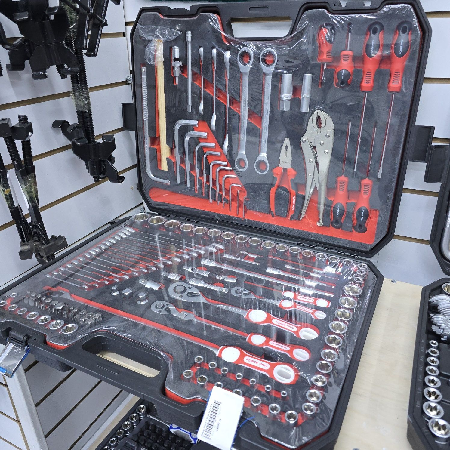 Новый набор ключей инструментов 142 EVA за 44000 FORCE PRO оригинал