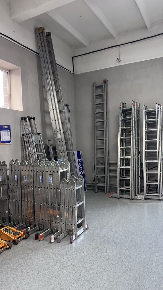 Аренда прокат  инструментов лестницы стремянки вышка тура подмости