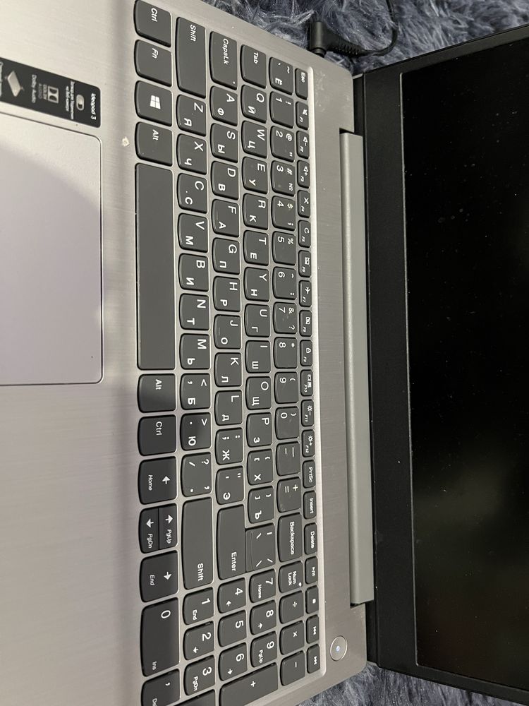 Продается lenovo ideapad 3 15iil05