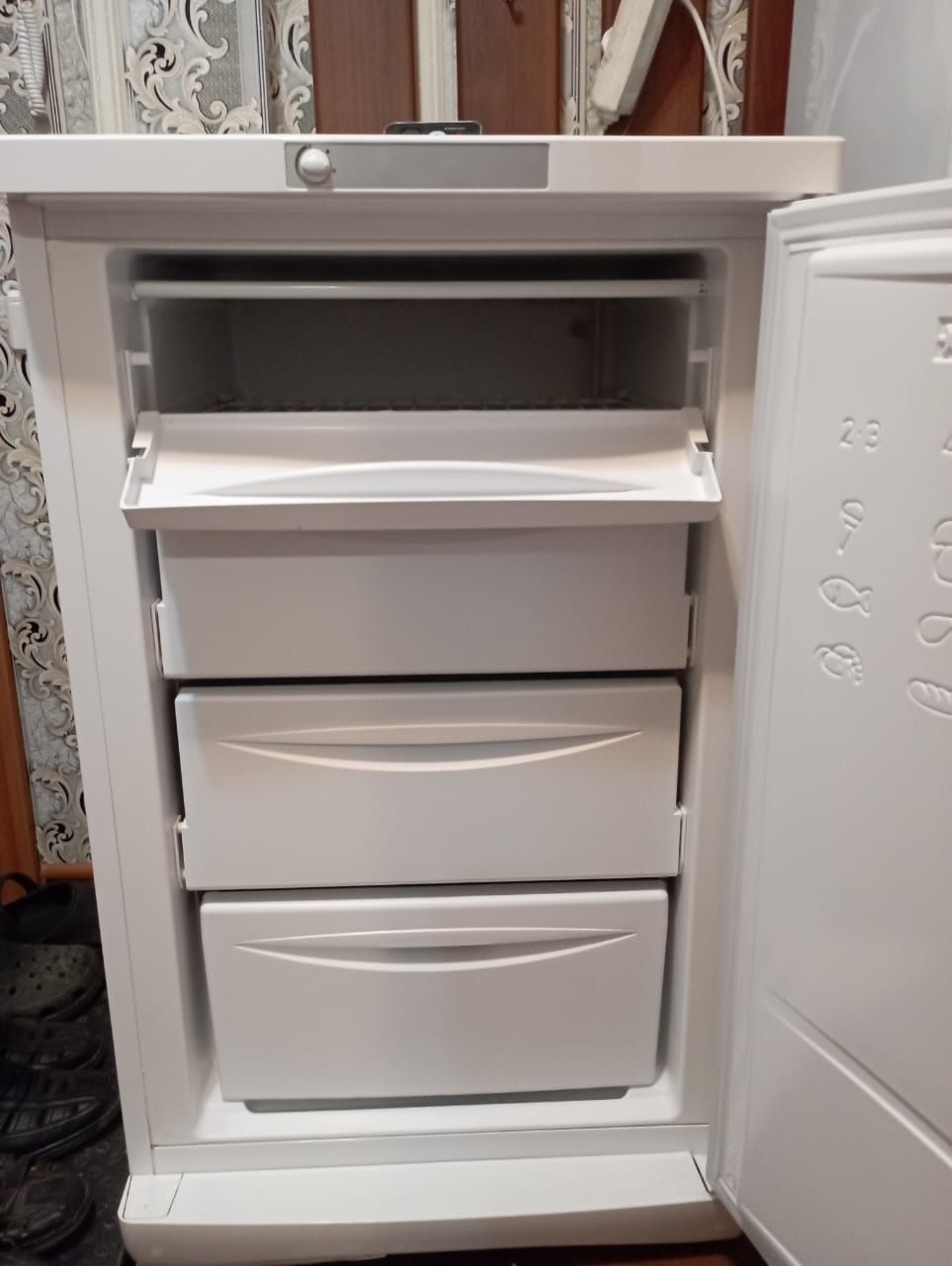 Продам морозильную камеру