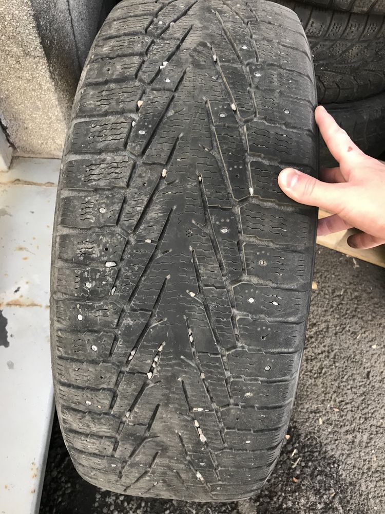 Комплект зимней шипованной резины Nokian Hakkapelitta 245/55/R19