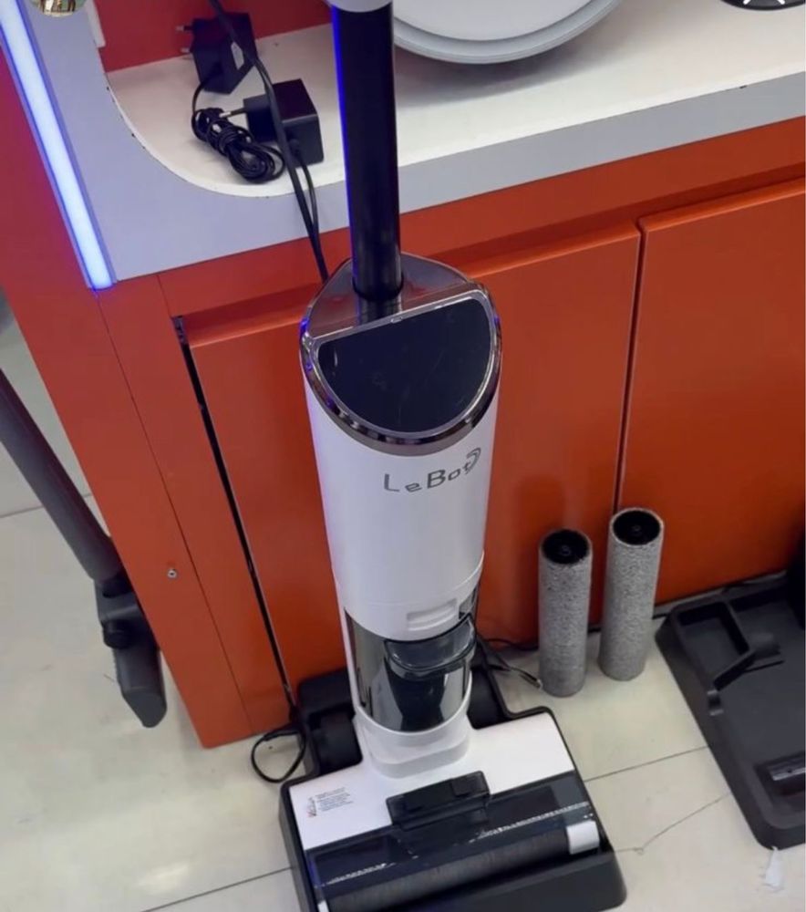 Продам вертикальный водяной пылесос Lebot Y20