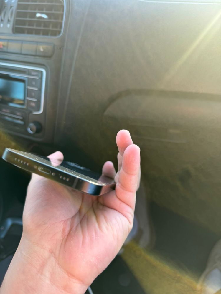 Iphone 12 в хорошем состоянии